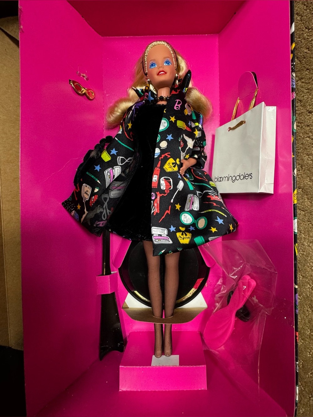1994 Bloomingdale's Limited Edition Savvy Shopper Barbie by Nicole Miller